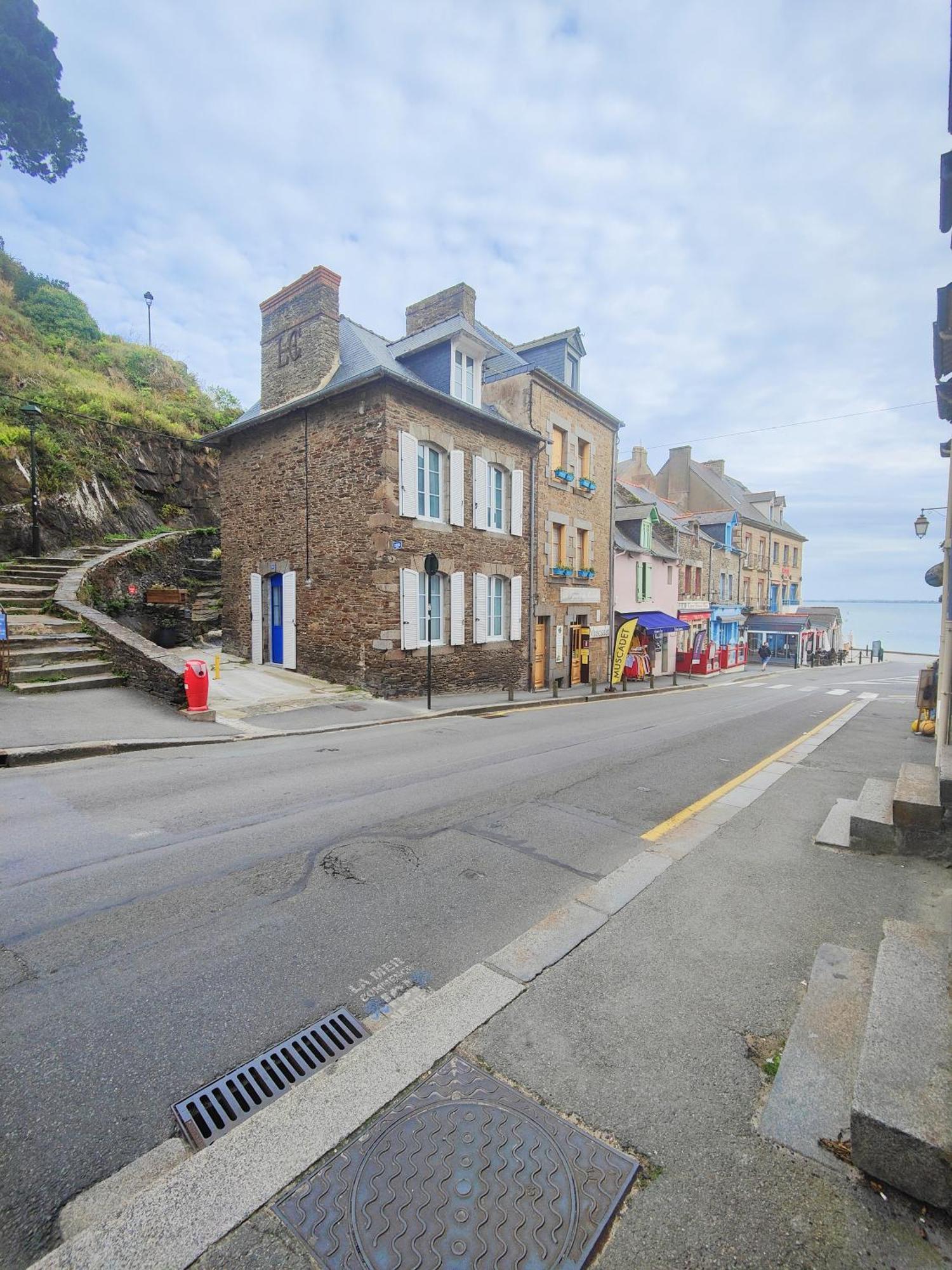 La Merveille By Mrodbnb - Appart Neuf - Vue Mer - 25M Plage & Resto - Cine - Cheminee - Popcorn Cancale Eksteriør bilde
